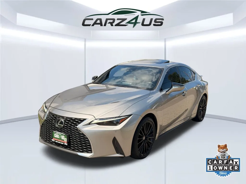 2022 Lexus IS