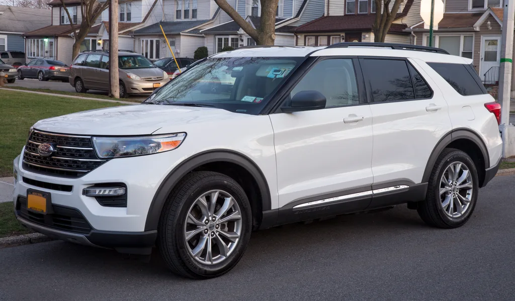 2020 Ford Explorer XLT 4WD — Oxford White